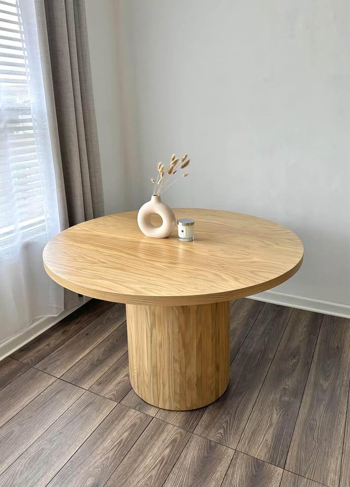 Custom round table
